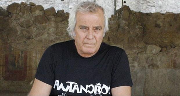 1995 ylnda Aziz Nesin'in vefatndan sonra grevini devralan olu Ali Nesin'den vakf bakanln devralmtr.