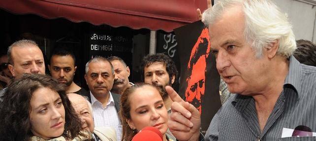 2002 ylnda Anne kafamda bit var isimli bir kitap kard. Kitabnda 12 Eyll Darbesi'nden sonra yaadklarn kaleme ald.