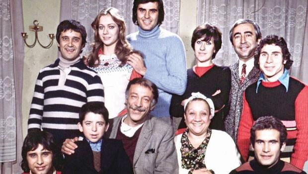 Yeilam'n usta oyuncusu Tark Akan lmyle tm sevenlerini yasa bodu. Sevenleri bugn usta oyuncuya son kez veda etti.