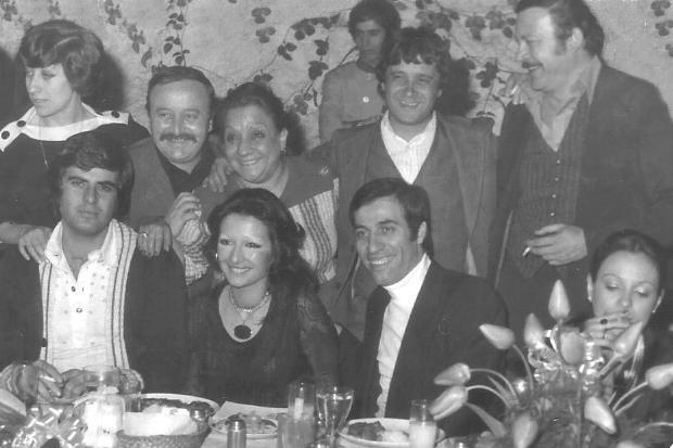 Benim eletirmeme dayanamad o,bana kzmaya balad ve ikimizin kzmas st noktaya knca diyaloglarmz kestik bir sre. Kemal gzel bir dost ve ok zlyoruz onu ok zlyorum Kemal'i.