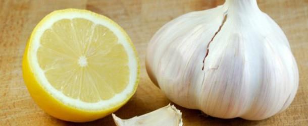 kisi de ayr ayr salk deposu olan limon ve sarmsak bir araya gelirse ne olur dersiniz? te limon suyu ve sarmsan yz kantlanm faydas...  <br>  1- Tm damar iltihaplar (vasklir) tedavi ediyor, tkanan damarlar ayor, damar sertliklerini ve hipertansiyonu nlyor.