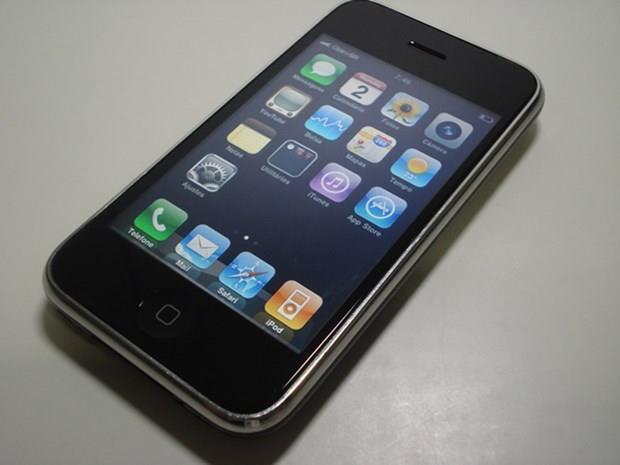 iPhone <br>    2007'de sata sunulan iPhone'un ekran boyutu 89 milimetreydi.