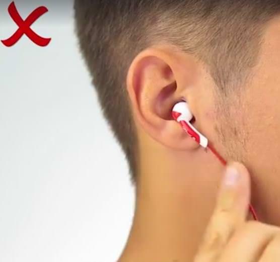 Kulakl bu ekilde takmak aslnda yanl