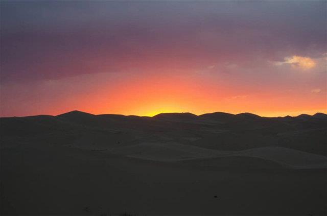 "evrenizde yapamazsn diyenler tabiki olacak. l geemezsin abi diyenler oldu tabi. Bunu bakalar deil siz syleyin. Kalkn yapn ve kendiniz grn. Evet yapamadm ya da bak yaptm diyebilin. uanda btn Moolistan' kar kar gezmi ve hayallerinden birini gerekletirerek Gobi ln gemi bir arkadanz var. Siz de yapabilirsiniz YAPIN! YOL AIK YOLA IK! diye diye dilimde ty bitti. Bir de TEK IK!"