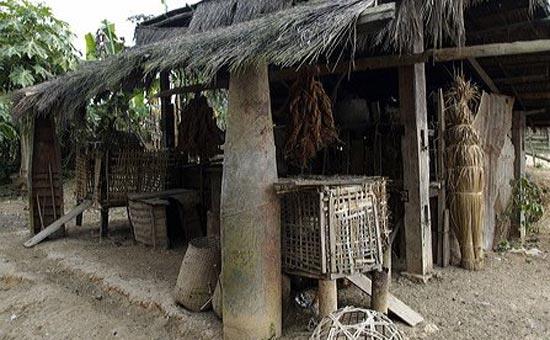 Veya bombalardan yaplm bir kmes.