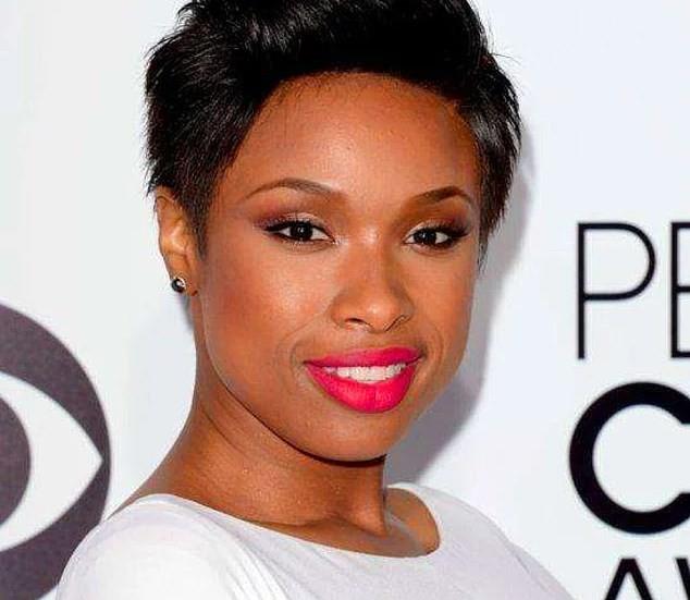 Hudson'n 57 yandaki annesi Darnell Donnerson ve 29 yandaki erkek kardei Jason Hudson Chicago'daki evlerinde l olarak bulundu. Vurulmulard. Bundan tam  gn sonra Jennifer Hudson'n kz kardei Julia Hudson 7 yandaki olu Julian'n kaybolduunu polise bildirdi. Polis, zavall Julian'n da kurunlanm bedenini buldu. Uzun aratrmalar neticesinde, korkun gerek ortaya kt. Tm aileyi silahndan geiren katil, Julia Hudson'n boand eiydi. Julia'nn baka bir adamla ilikisi olduunu renmi, ok sinirlenmi ve sylediine gre kendini kaybetmiti. Tam 3 kiinin canna kyan bu cani 120 yl hapis cezasna arptrld.