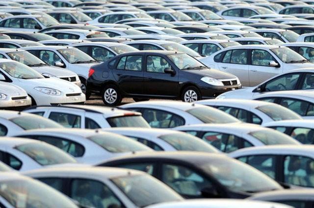 Trkiye otomobil ve hafif ticari ara pazar, bu yln ocak-austos dneminde yzde 5 daralrken, satlarn artrmaya alan baz firmalarn indirimleri 20 bin liraya dayand. Avantajl ve alternatif deme seenekleri sunan eyll kampanyalarnda, dikkati ekici oranlardaki fiyat indirimlerinin yan sra 2 yl bulan "sfr faiz"li krediler ve demeleri 2017'ye teleyen frsatlar ne kt.