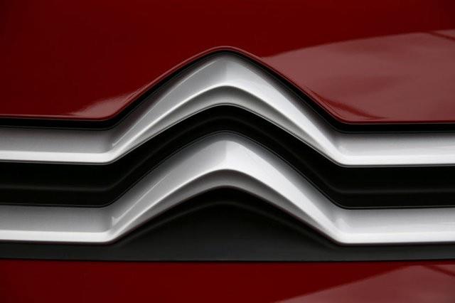 FORD'DA 24 AY SIFIR FAZ VE PEN ALIM NDRM  "Her ey Dahil Finans Paketi" ile FKasko alnmas durumunda Focus, Fiesta, Mondeo ve C-Max modellerinde "Titanium", Kuga modelinde ise "Titanium & Selective" donanm seviyeleri iin 24 bin lira, 20 ay ve sfr faizli kredi imkan sunan Ford, dier binek ara modellerinde ise 24 bin lira, 20 ay ve yzde 0,99 faizli kredi kampanyasn mterileriyle buluturuyor.