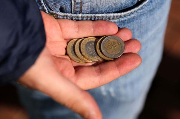 Trk- tarafndan, alanlarn geim koullarn ortaya koymak ve temel ihtiya maddelerindeki fiyat deiikliinin aile btesine yansmasn belirlemek amacyla her ay yaplan "alk ve yoksulluk snr aratrmas"nn eyll sonular akland.