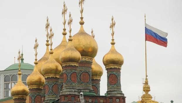 Rusya  Rusya?y� ge�en y�l 31,3 milyon ki�i ziyaret etti. Tolstoy ve Dostoyevski gibi edebiyat dehalar�n�n do�um yeri olan d�nyan�n en geni� �lkesi Rusya?y� bir kerede g�rmek m�mk�n de�il. Trans Sibirya Demiryolu, St. Petersburg?un zengin mimarisi ve K�z�l Meydan� ile Moskova en �ok ziyaret�i �eken yerler aras�nda.