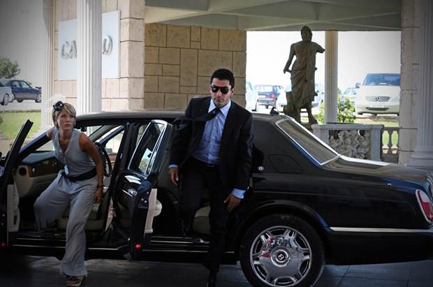 Bu ay sonunda ekimlerine balanmas planlanan film iin tek eksik ise mirzalolu&#8217;nun partneri.