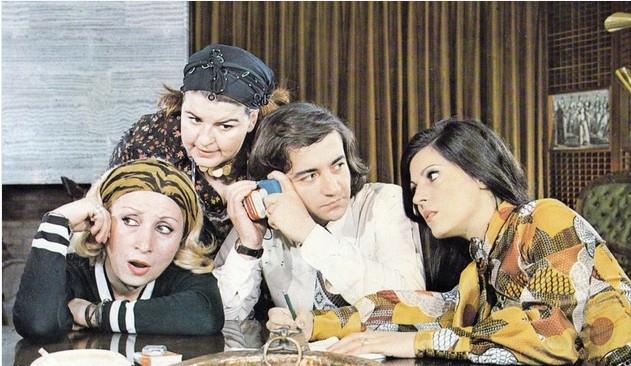 KAYNANALAR  Trkiye'de sitcom'un ilk rneklerinden biri olarak kabul edilen Kaynanalar, 1974 ylnn mays aynda TRT ekranlarnda yaynlanmaya balad.