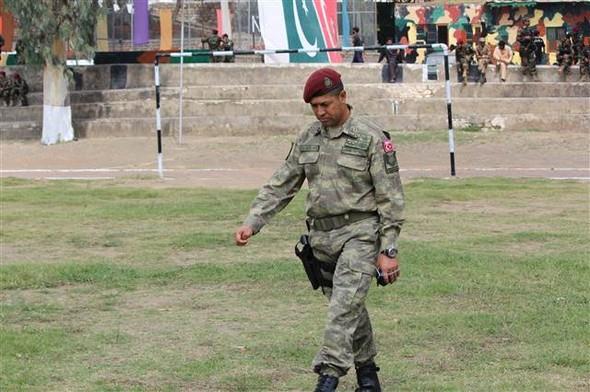 Memleketi Nide'deki kabri her gn yzlerce kii tarafndan ziyaret edilen kahraman astsubayn ad okul, cadde, sokak gibi birok kamusal alanda yaatlyor.