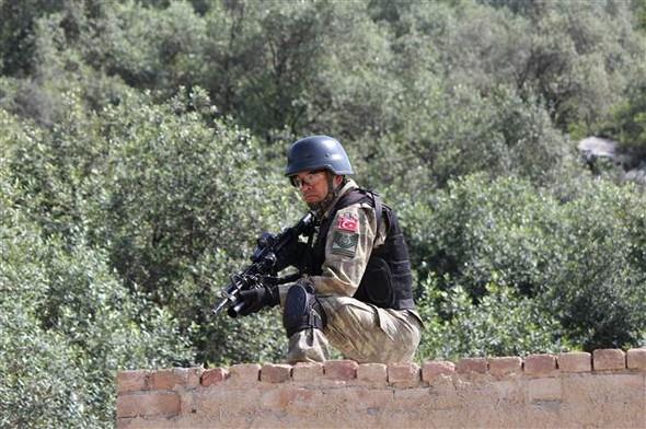 Astsubay Halisdemir'in, Trkiye ve Pakistan'n 2013 ylnda ortaklaa dzenledikleri, "Trkiye-Pakistan Ortak Komando ve zel Kuvvetler Atatrk-2013" tatbikatnda ekilen fotoraflar ortaya kt.