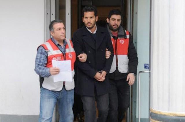 Onu alaca��m sadece ba�ka da hi�bir �ekilde para konusu s�z konusu olmad�. Benim de ihtiyac�m yok zaten.