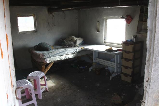 ddia zerine Krklareli Jandarma Komutanlna bal ekipler, evde arama yapt, kyllerle konutu.