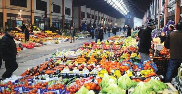 Tm krmzlar: Domates, kan portakal ve karpuz gibi likopen zengini gdalar haftada 3-5 kez tketmeleri tavsiye ediliyor. Gl bir antioksidan olan likopenin erkeklerde prostat kanseri riskini azaltt gibi, kadnlarda da meme kanseri riskini azalttn ortaya koyan yeni aratrmalar var.