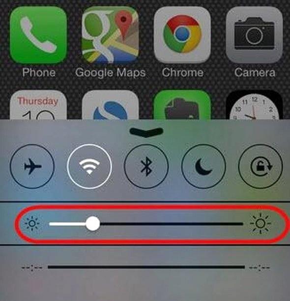 Ekran parlakln ksarak da batarya mrn uzatabilirsiniz. Gznz zorlamayacak ekilde parlaklk seviyesini Airdropp ayarn yaptnz blmden deitirebilirsiniz.