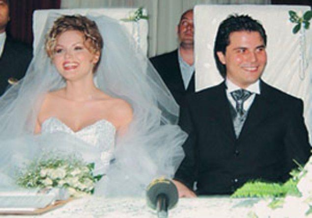 Melike calan - Suat Suna  <br>  nl ift, aklarn kameralardan uzak yaamay tercih etmiti. ikili 5 yllk ilikilerini nikah masasna tam, birbirleri iin ak dolu eyler sylemiti. Boanma kararlar herkese akna uratrken, ok denediklerini, hatta boanmamak iin yardm bile aldklarn ama baarl olamadklarn aklamlard.