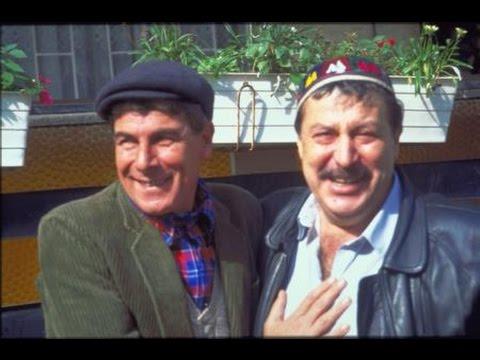 90'larn efsane dizisi Bizimkiler'in kamera arkas grntleri yllar sonra sosyal medyada paylalyor.