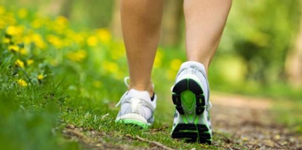 Haftada en az 3 gn ak havada yryn: Youn trafik ve egzoz dumanndan kurtulun ve yeil alanlara yry yapn. zellikle ak ve temiz havada zaman geirilmesi salam bir vcut ve gl bir baklk sistemi iin olduka yardmcdr.