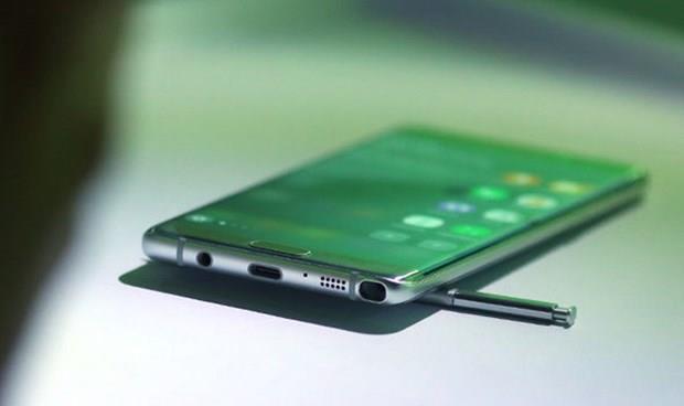 Samsung, getiimiz ay snma sorunu nedeniye milyonlarca telefonu deiim iin geri armt. Son gnlerde de deiim yaplan telefonlarda yine ayn sorunlar meydana gelmi, hatta ABD?de bir uu srasnda Note 7 yanarak patlamt.