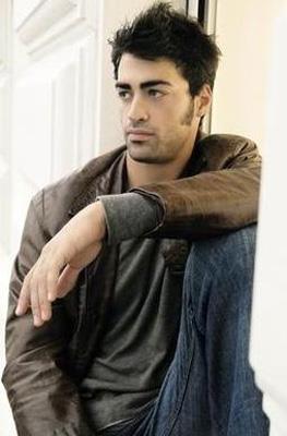 Yakkl aktr Sarp Levendolu'nun days da nl bir ynetmen.