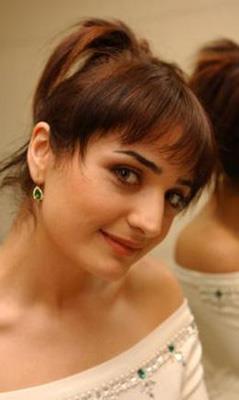 Fadik Sevin Atasoy tiyatro kulislerinde byd..