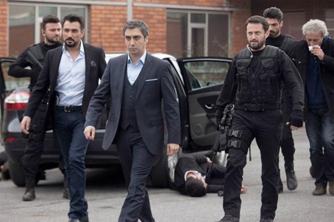 PANA Film Erdoan yazl mezar sahnesiyle ilgili iddialar iftira olarak niteleyerek ilgili kiiler hakknda yasal sre balatacaklarn aklamlard.