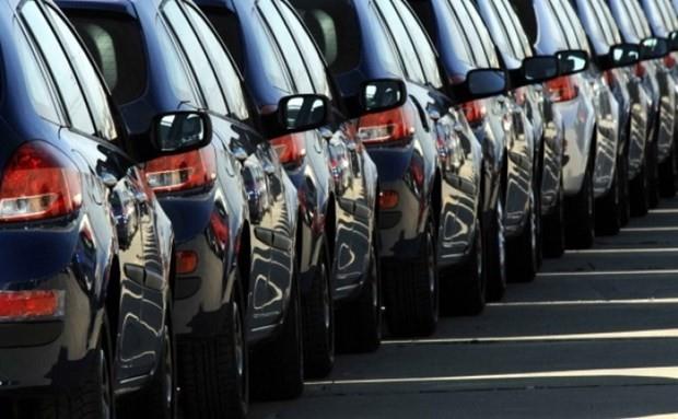 Pazarn yzde 81.44'n yine vergi oranlar dk olan A, B ve C segmentlerinde yer alan aralar oluturdu. Segmentlere gre deerlendirildiinde, en yksek sat adetine yzde 49.11 pay alan C (240.308 adet) segmenti ve ardndan yzde 32.01 pay ile B (156.644 adet) segmenti ulat.