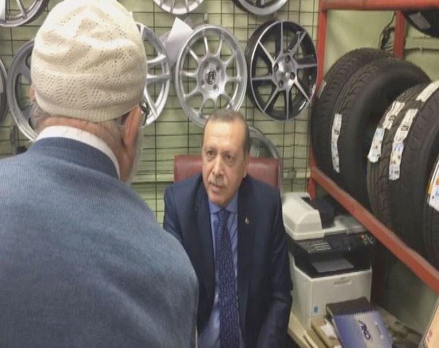 &#8220;Cumhurbakan&#8217;nn geldiini duyunca camiden kp yanna gittim. Ancak kalabalktan darda kaldm. Cumhurbakanmz ilgi alaka gstererek &#8216;Hac dayy ieri aln&#8217; dedi. Ben de yanna gittim."