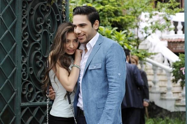 Doulu ve Atagl, Fatih- Harbiye dizisinde balayan aklarn getiimiz gnlerde nikah masasna tad.