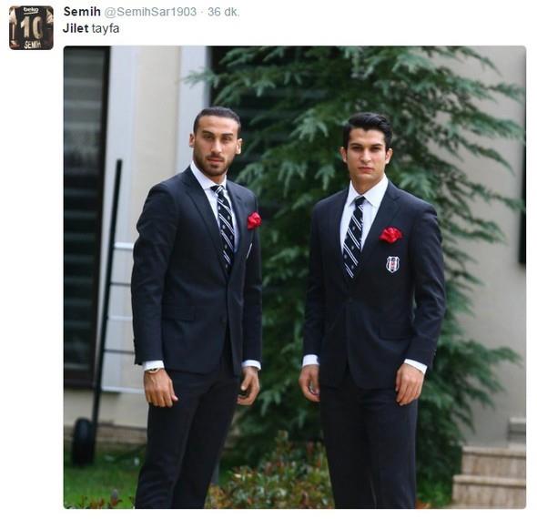 Bir taraftar bu fotorafn yanna 'jilet tayfa' diye yazd.