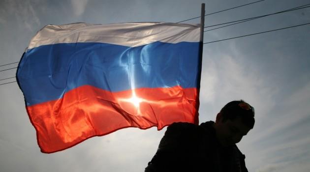 RUSYA<p>    Irak hkmeti ile yakn temas var. Musul&#8217;daki demografik dengelerin nemine dikkat ekiyor. Rusya hem Badat hkmetine hem de Erbil&#8217;e silah yardm yapt. Sava helikopterlerini Badat hkmetine gnderdi. Blgenin baka oyunculara almasn istemiyor. Halep&#8217;teki operasyonlar durdurdu. Musul&#8217;da koalisyonu zorda brakacak giriimlerde bulunabilir.