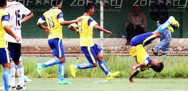Gol sevinci hayatna mal oldu  <br>  Hindistan yerel liginde Bethlehem Vengthlang ile Chanmari West arasnda oynanan karlamada gol sevinci yaad srada sakatlanan 23 yandaki Peter Biaksangzuala, kaldrld hastanede hayatn kaybetti.