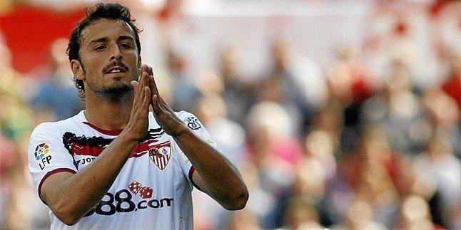 Puerta'nn dramatik lm<br>    Sevilla&#8217;nn k yakalad, 2 UEFA Kupas, 1 Sper Kupa ve spanya Sper Kupas'n kazanan kadronun nemli isimlerinden Antonio Puerta 25 Austos 2007 tarihinde oynanan ligin al manda kalp krizi geirerek yere ylm ve bilincini kaybetmiti. 22 yandaki gen yldz kaldrld hastanede 48 saatlik yaam mcadelesini kaybetmi ve spor severleri yasa bomutu.