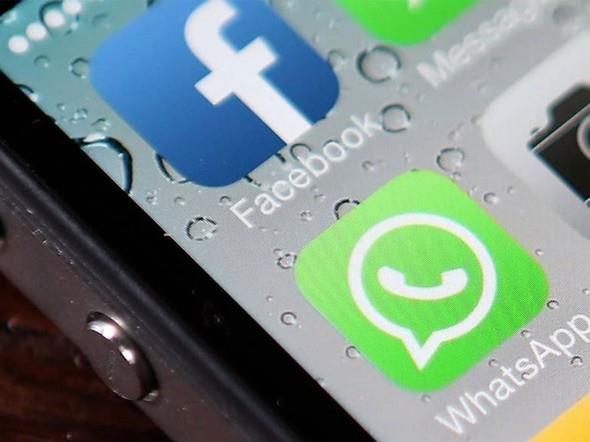WhatsApp'ta her mesajlama uygulamasnda olduu gibi mesajlar silme zellii yer alyor. Kullanclar WhatsApp sohbeti ierisindeki mesajlar tek tek ya da komple sohbeti silebiliyor.