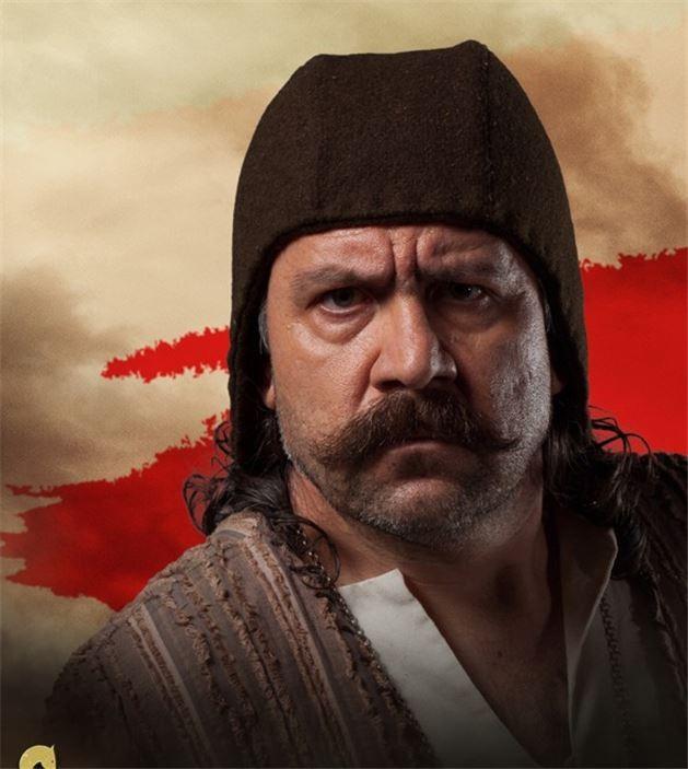 Ekrem Trker: Dev, Simon&#8217;un hizmetkar.