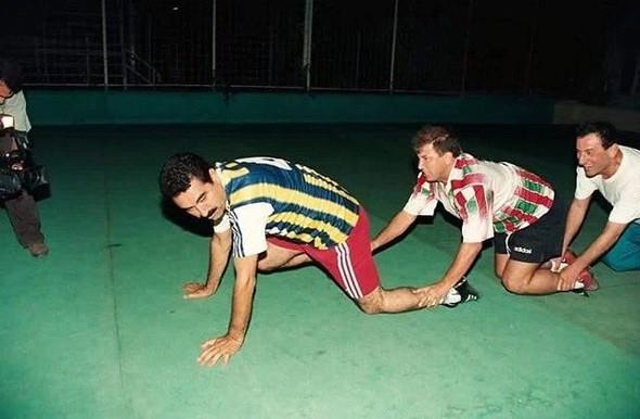 Twitter yeni fenomeniyle yklyor. Trkiye'den anlamsz fotoraflarn paylald bu hesap youn ilgi gryor.