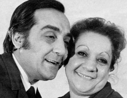 Trkiye'nin nl kardelerinden ikisi Adile Nait ve Selim Nait zcan.