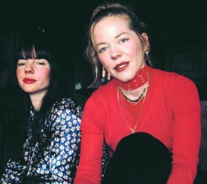 Aye Ege ve Ece Ege, iki nl modac karde.