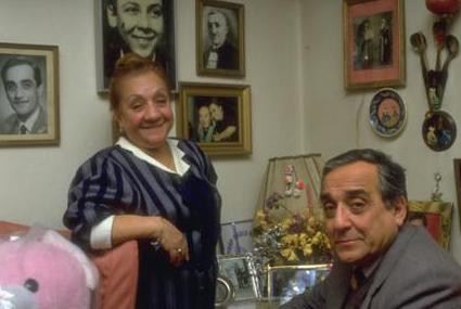 ki karde de artk hayatta deil.