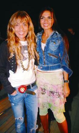 Ebru Akel kamera nnde ablas Deniz Akel ise kamera arkasnda nl oldu.