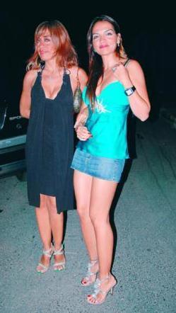 Ebru ve Deniz Akel zel hayatlarnda da ok iyi anlaan iki karde.