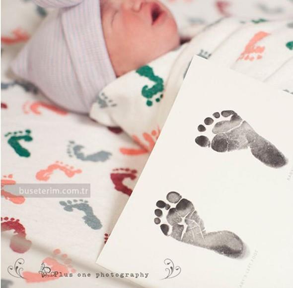 "Gzyalarm mutluluktan aktan,  Akm oaltan,  Annemin &#8216;anne olunca anlarsn&#8217; szn kulaklarmda nlatan,  Babamn benim iin atan kalbini hatrlatan,  Cennet kokan,  Her eyi yeniden balatacak olan,  Nil&#8217;im, Niloum, bebeim,  nallah babanla sana iyi bir anne baba olabiliriz&#8230;  nallah seni hep glecein, hep sevecein, hep iyilik datacan ekilde bytebiliriz&#8230;  Dnyamza sefa geldin, hayatmza ho geldin..."