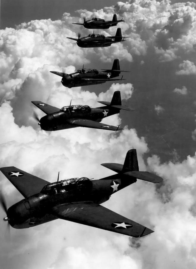 Uu 19 bir Amerikan Hava Kuvvetleri talim uuudur. 5 uan yapt bu talim uuu sonunda hibir uak sse geri dnmez. Telsiz konumalarnda ynlerini bulamadklarn ifade eden pilotlar sonunda yaktlar tkendii iin denize derler. Onlar kurtarmak iin yola kan bir arama kurtarma ua da srra kdem basar.