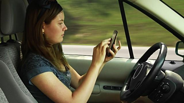 Hyundai ngiltere tarafndan organize edilen aratrmaya gre direksiyonun arkasndaki kadnlar erkeklere gre %12 daha sinirli.Bu artc sonu Hyundai ngiltere tarafndan desteklenen ve kadn srclerin erkeklerden %12 daha sinirli olduunun anlald bir aratrmayla ortaya kt.