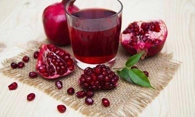 Nar ve Cilt Bakm  <br>  Narn cilde faydalarndan yararlanmak istiyorsanz nar suyu iebilir, nar yiyebilir, nar ekirdei ya kullanabilir veya nar ieren kozmetik rnleri kullanabilirsiniz. lk 3 yntem narda bulunan tm besin gelerinden faydalanmak adna tercih edilebilir. Kozmetik rnler ise narn bulunmad aylarda kullanlabilir.