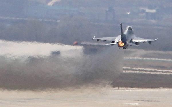 8 Ekim 1996, Ege Denizi -   Bal�kesir �ss�'nden havalanan T�rk F-16'lara �nleme yapan Yunan Mirage-2000 u�a��ndan biri g�d�ml� f�ze f�rlatt�. U�aktaki pilotlardan Y�zba�� Nail Erdo�an �ehit oldu. Di�er pilot Yarbay Osman �i�ekli kurtuldu. Nail Erdo�an'�n naa�� hi� bulunamad�.