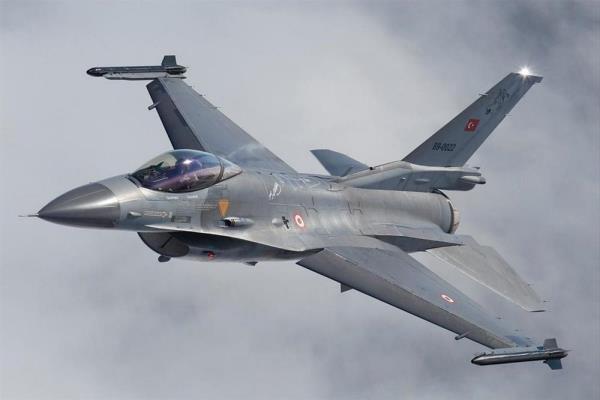 23 May�s 2006, Ege Denizi -   Dalaman Hava Meydan�'ndan kalkan u�a�a Yunan F-16'lar� �nleme yapt�. �ki u�ak havada �arp��t�. Yunan pilot �l�rken T�rk pilot kurtulmay� ba�ard�.